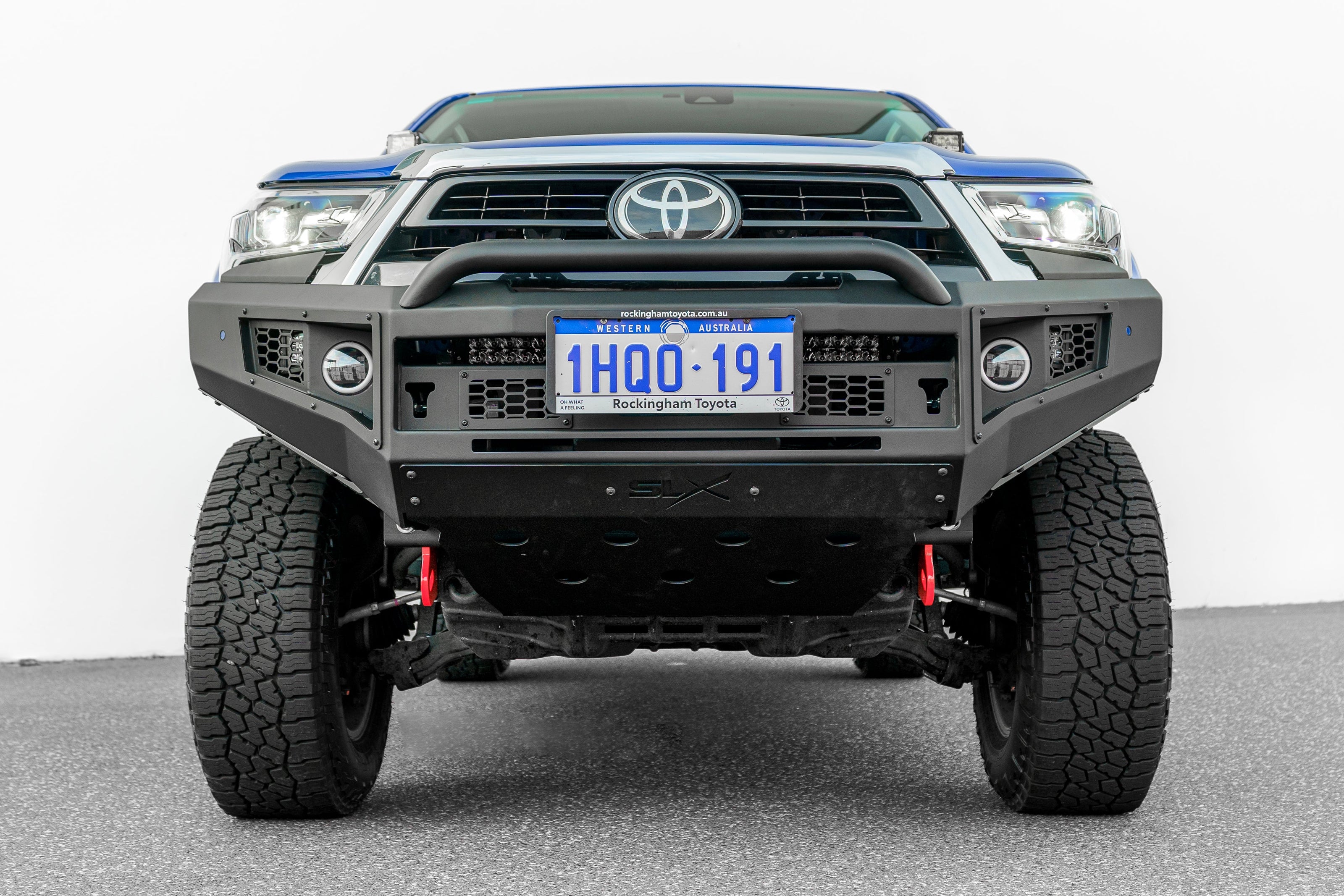 Extreme Series Bullbar X-1 Toyota Hilux 2021 SR , SR5 , 48V hilux Black