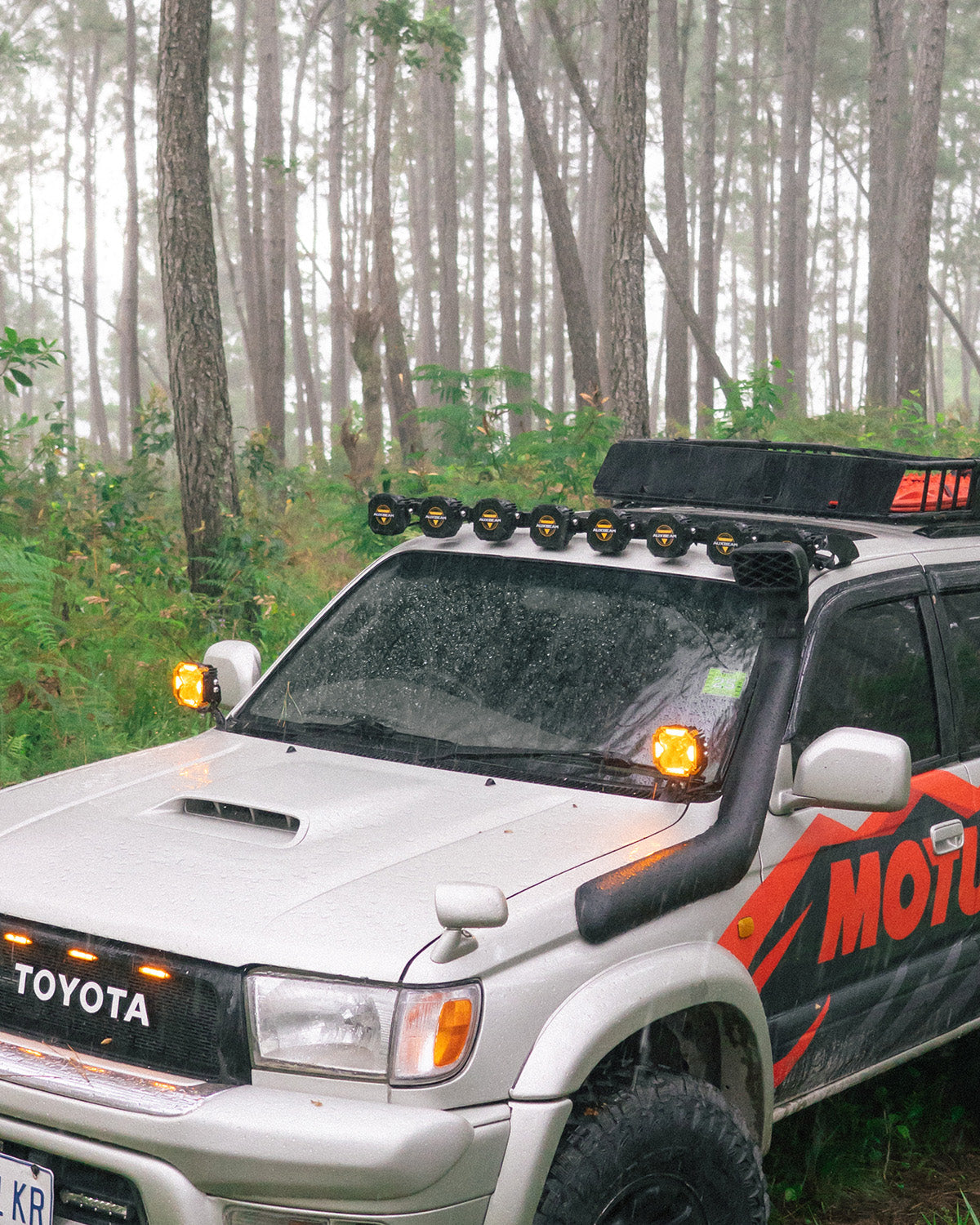 CUBE-Z Series 4 Inch Spot LED Pod Lights Off Road Lights with White DRL & Amber Turn Signal Lights