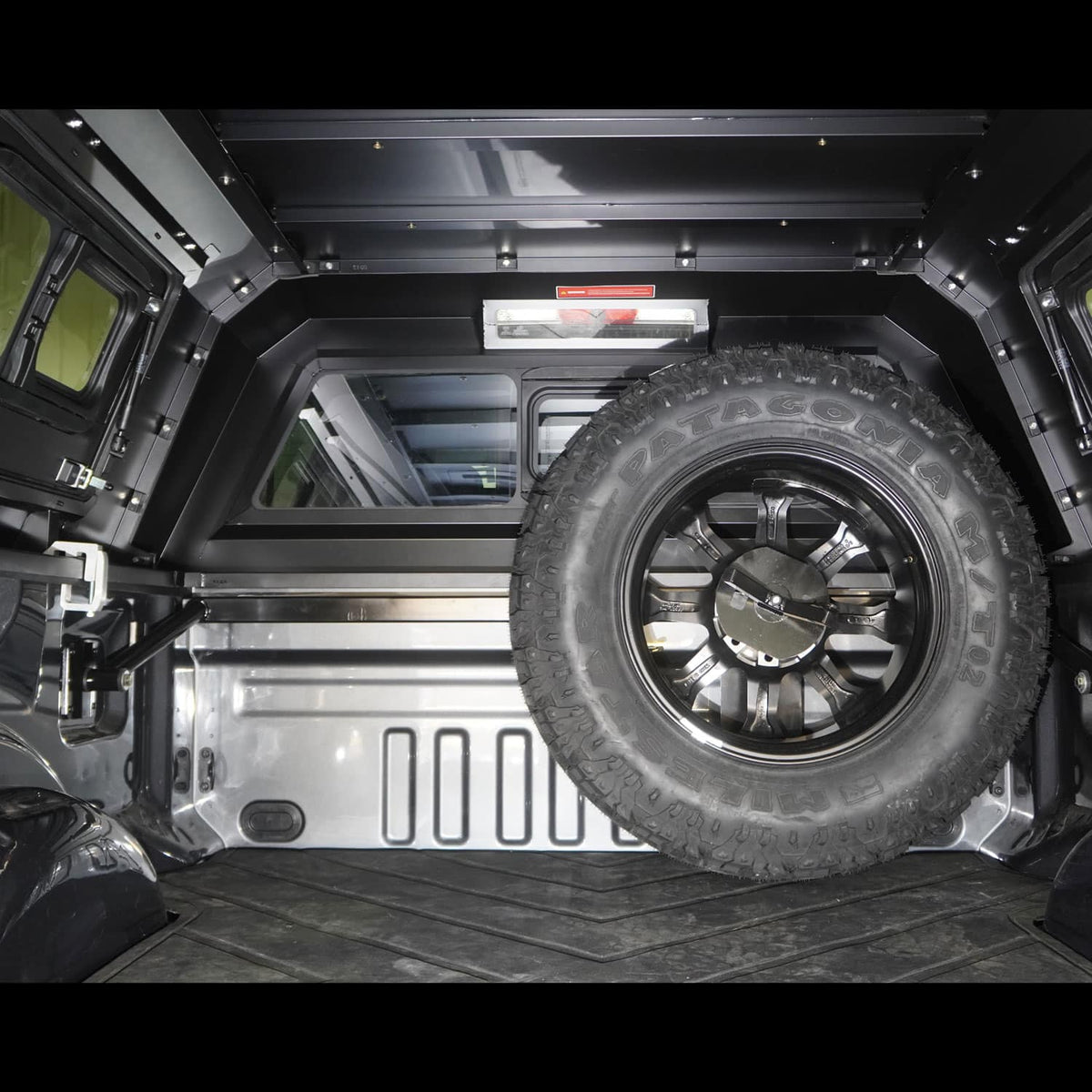 Spare Tire Carrier Kit 17-25 Ford F250/F350 Skyjacker - Image 2