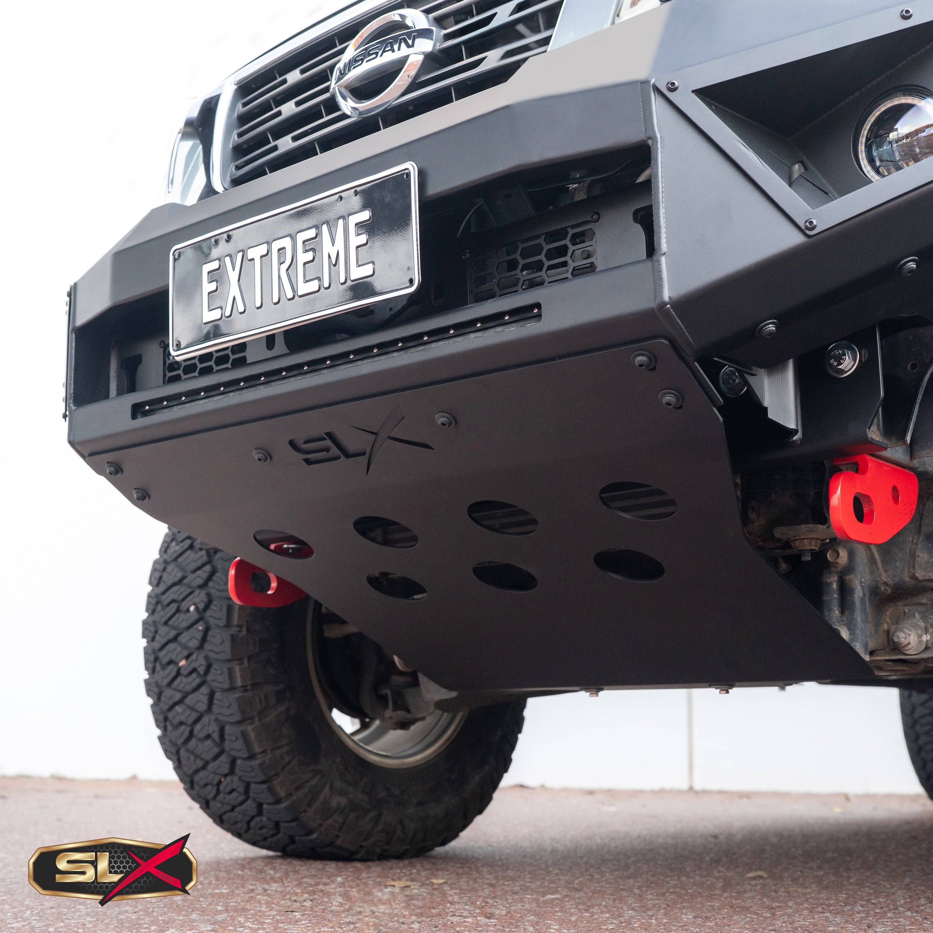 SUITS NISSAN NAVARA NP300 BLACK POWDER COAT- EXTREME SERIES BULLBAR- GEN X