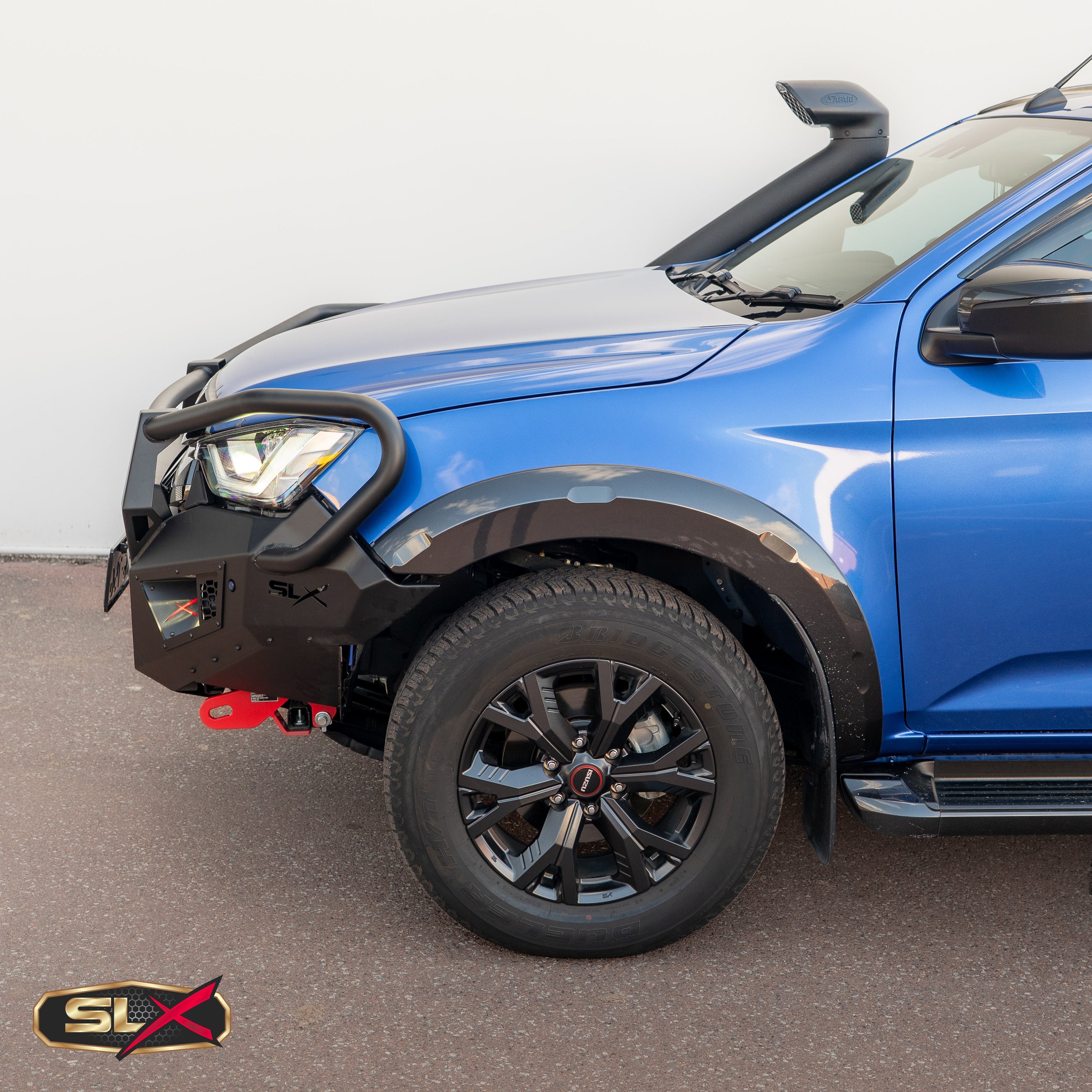 EXTREME SERIES BULLBAR Suits Isuzu Dmax 2020 -03/2024 Triple Loop