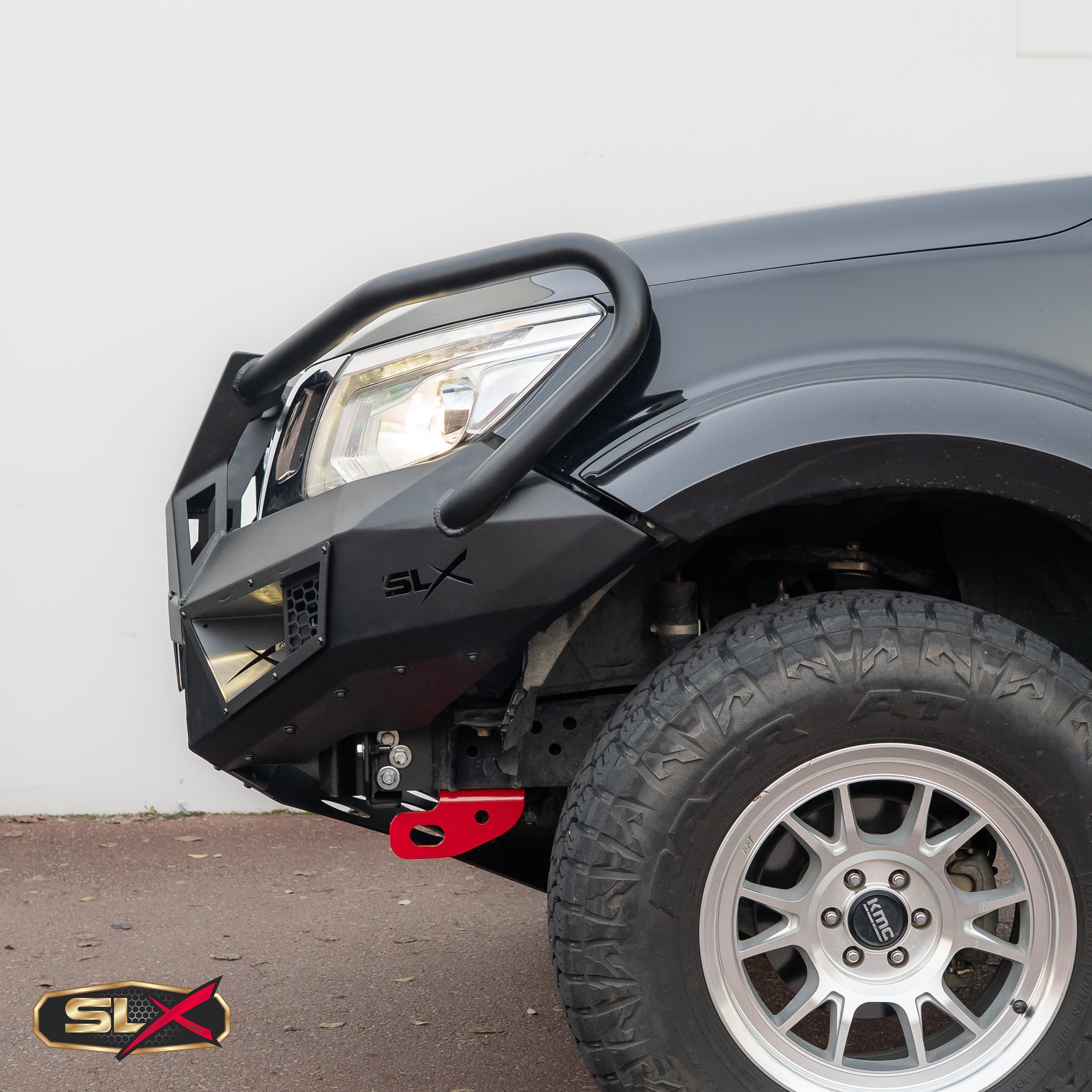SUITS NISSAN NAVARA NP300 Triple loop- EXTREME SERIES BULLBAR-